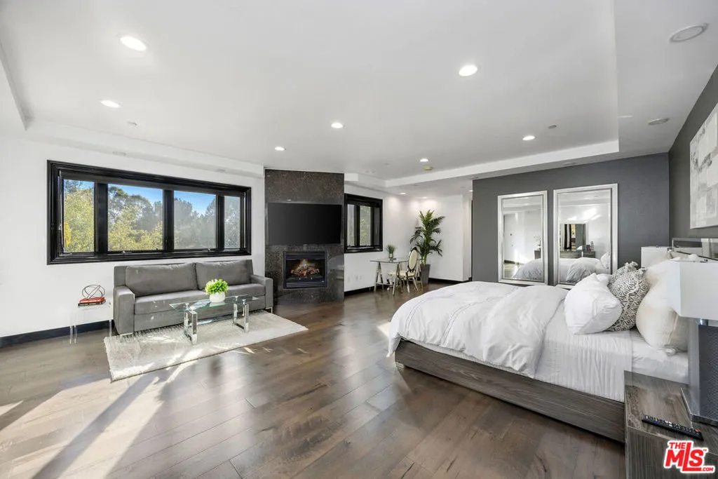 2625 Hargrave Drive, Los Angeles, California 90068 home-pic-20